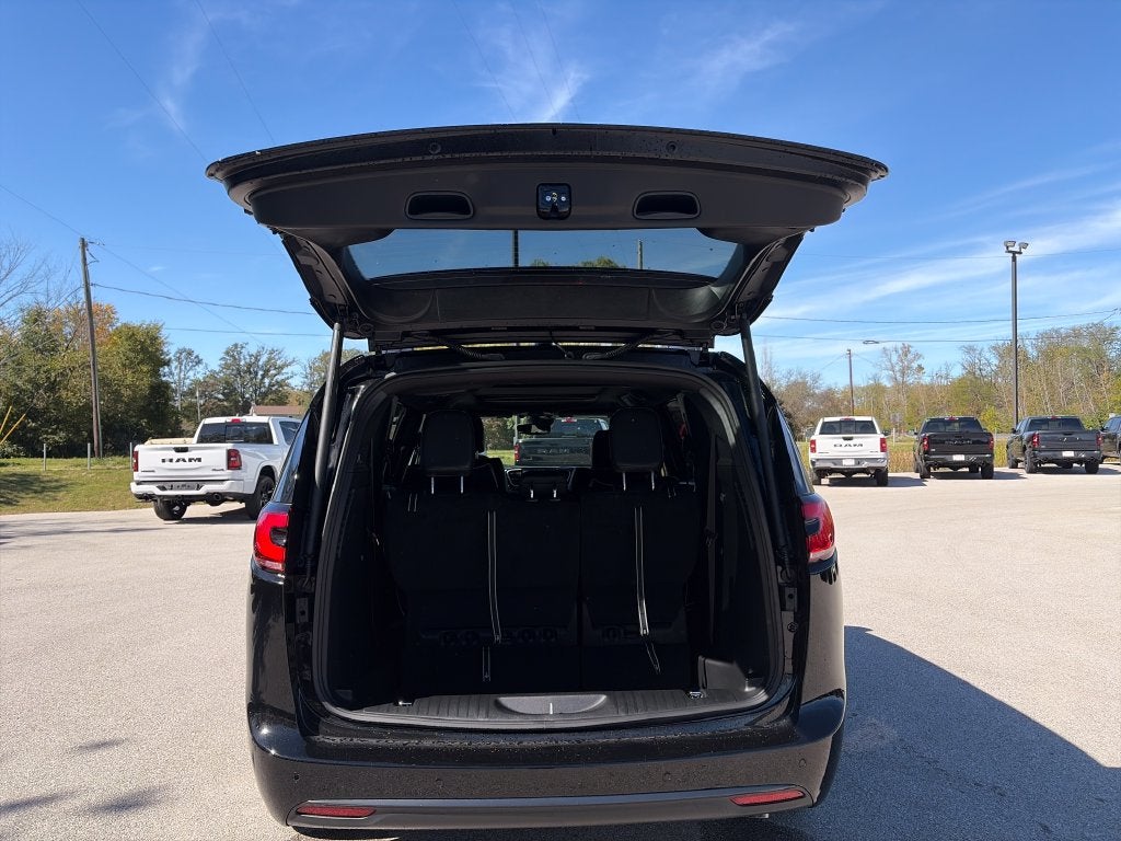 2027 Chrysler Pacifica Limited
