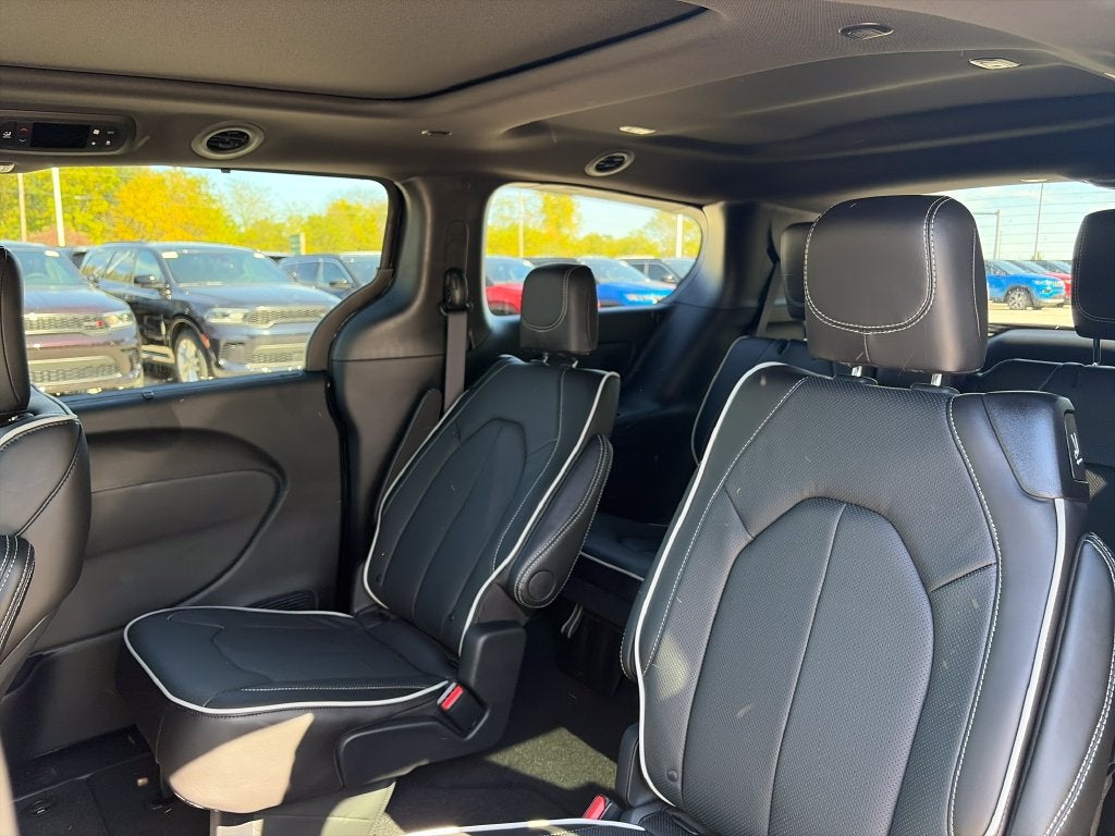 2027 Chrysler Pacifica Limited