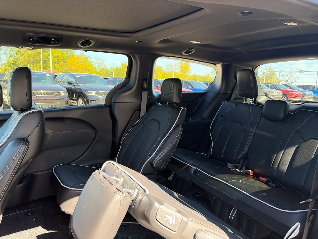 2027 Chrysler Pacifica Limited