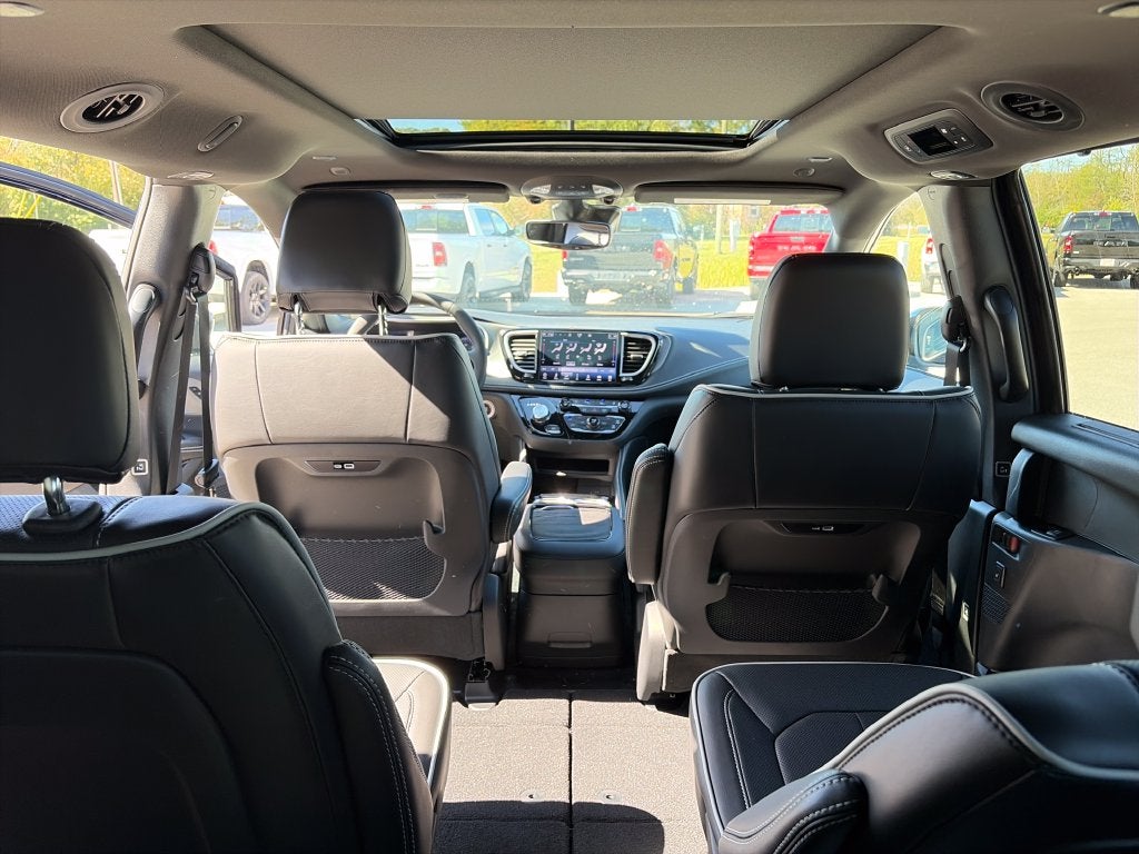 2027 Chrysler Pacifica Limited