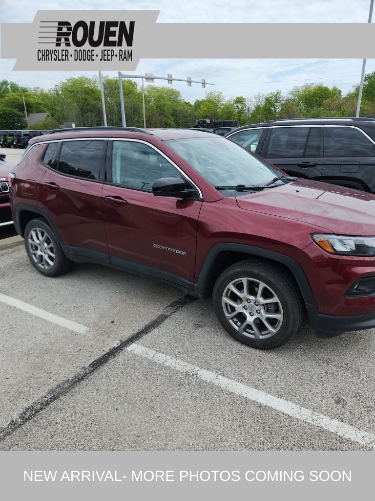 2022 Jeep Compass Latitude Lux 4X4's photo