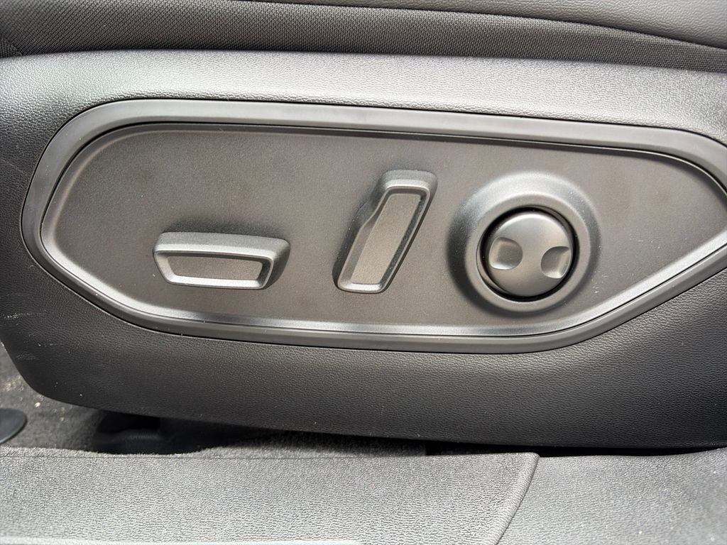 2026 Jeep Cherokee Base