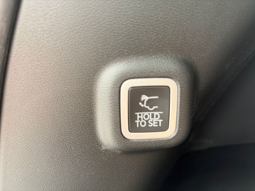 2026 Jeep Cherokee Base