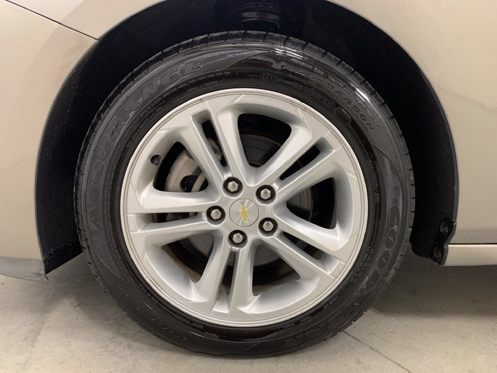 Used 2018 Chevrolet Cruze LT with VIN 3G1BH6SE9JS503039 for sale in Woodville, OH
