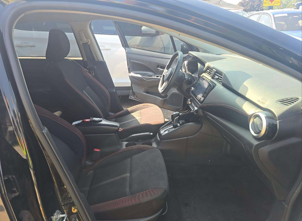 2023 Nissan Versa 1.6 SR