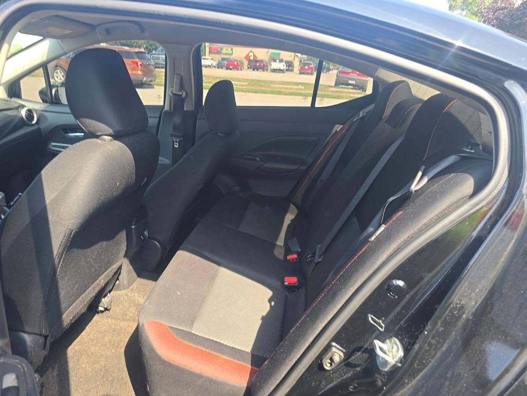 2023 Nissan Versa 1.6 SR