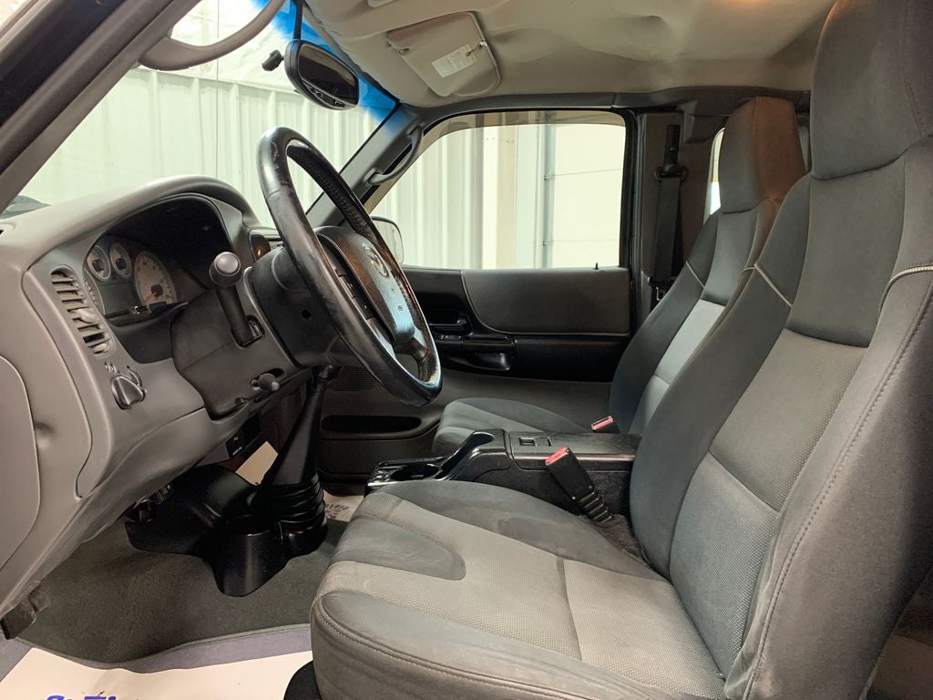 2004 Mazda Mazda B3000 SE