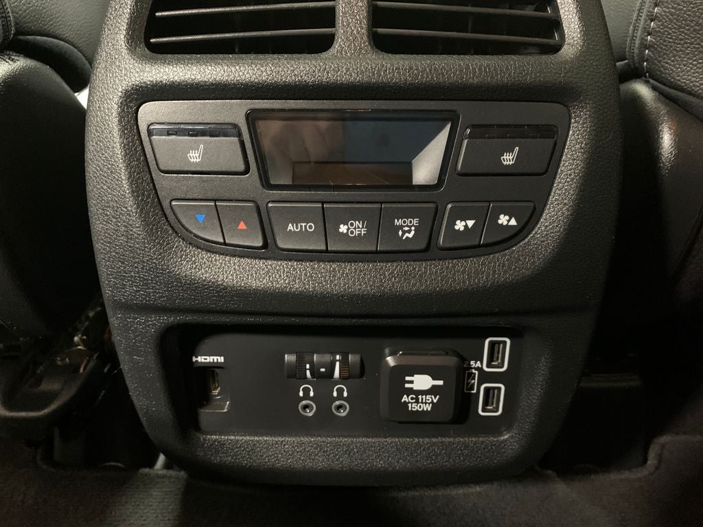 2022 Honda Pilot Touring 7 Passenger