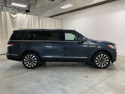2022 Lincoln Navigator L Reserve