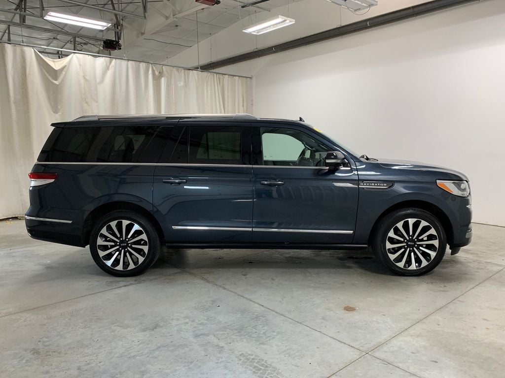 2022 Lincoln Navigator L Reserve