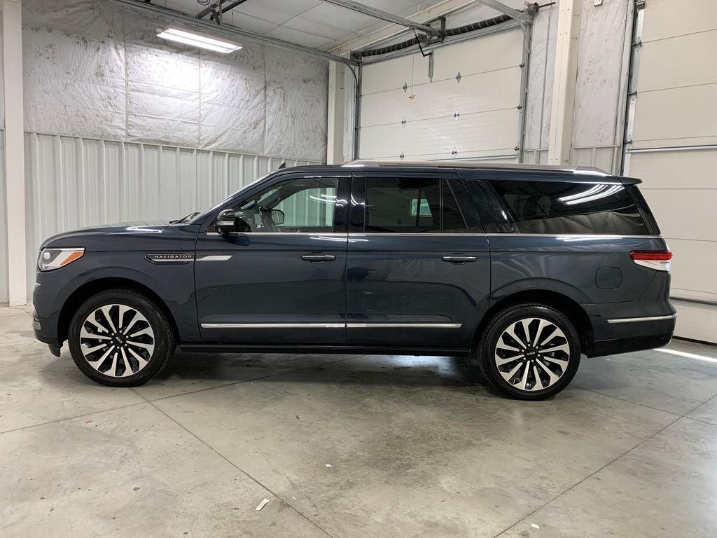 2022 Lincoln Navigator L Reserve
